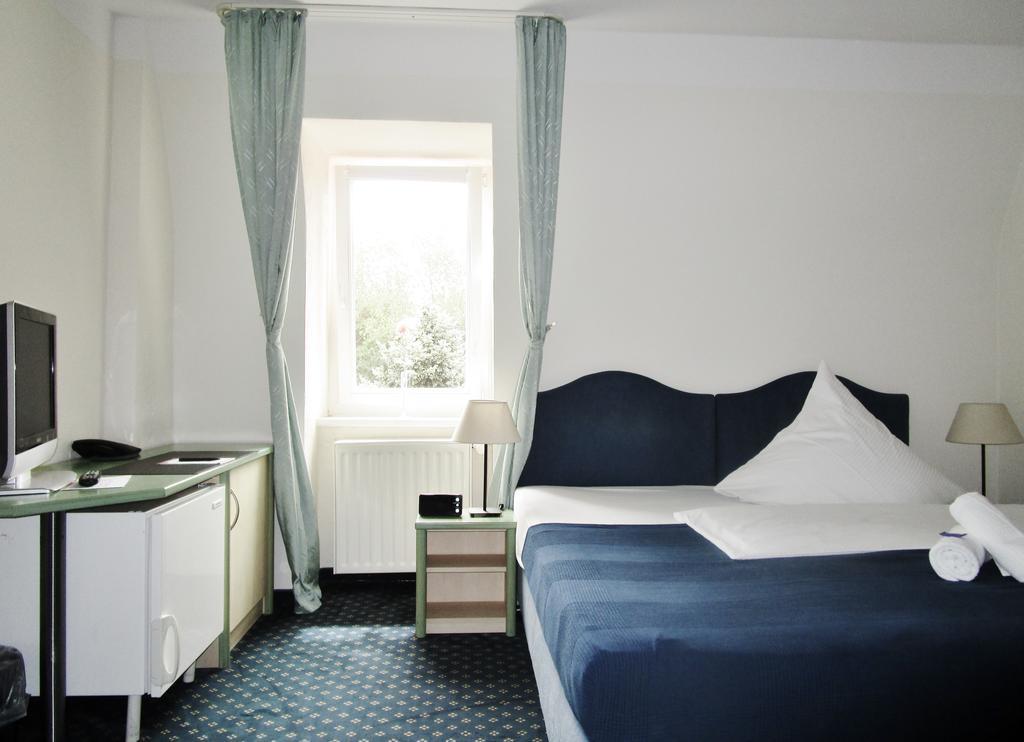 Hotel Ostseestern Kuehlungsborn Exterior photo